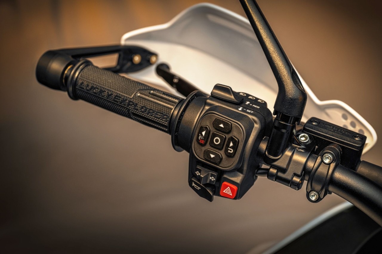 Test ANTEPRIMA - MV Agusta LXP Orioli: lucida follia +VIDEO+